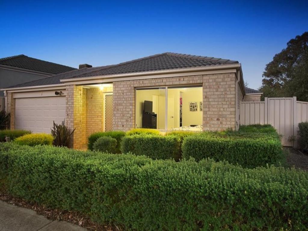 1 BRANDON CRES, BUNDOORA, VIC 3083