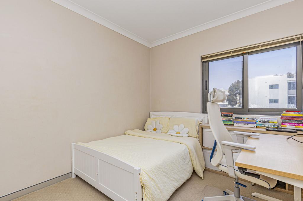 30/2 Walsh Loop, Joondalup, WA 6027