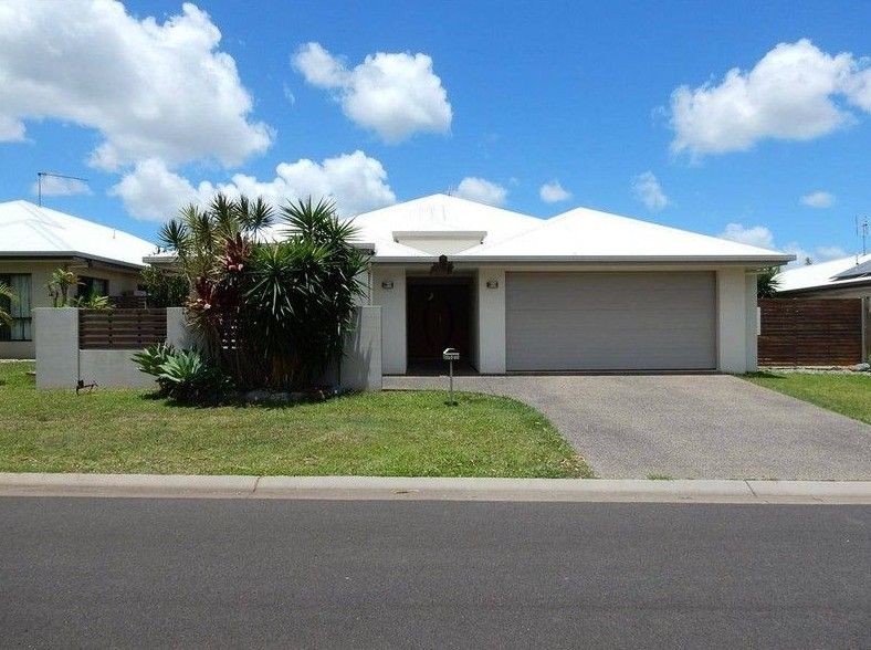 11 Botany Ave, Redlynch, QLD 4870