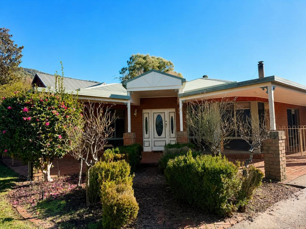 4 Lambert St, Tawonga, VIC 3697
