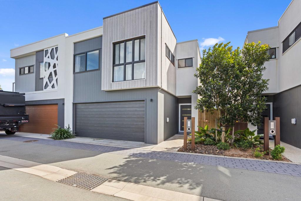 2/7 Angela Way, Pimpama, QLD 4209