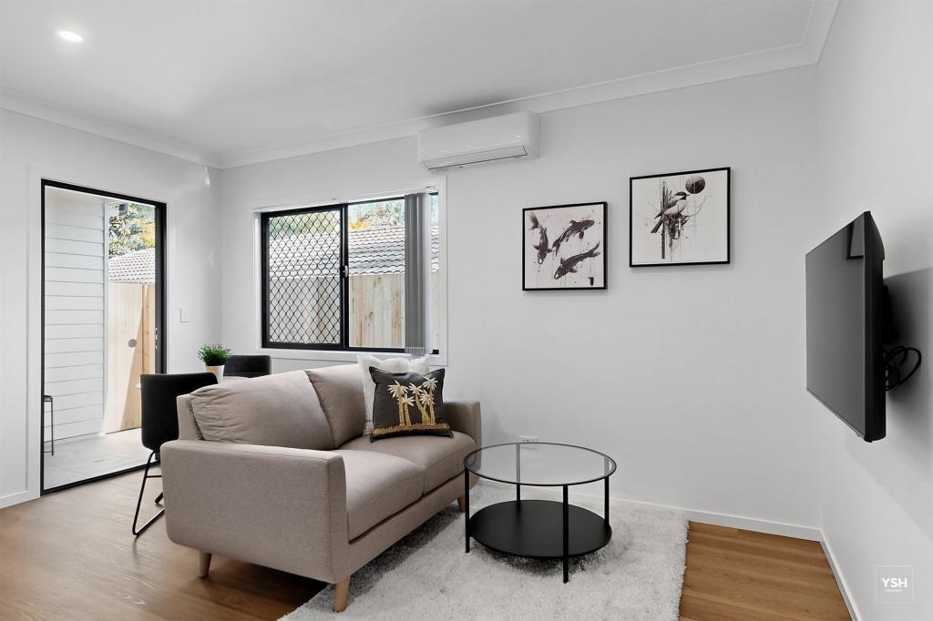 2/10 SPRINGFIELD PL, FOREST LAKE, QLD 4078
