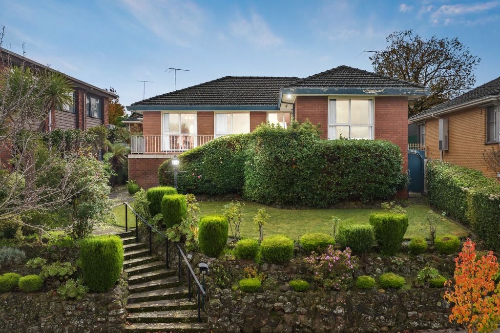 32 Beddows St, Burwood, VIC 3125