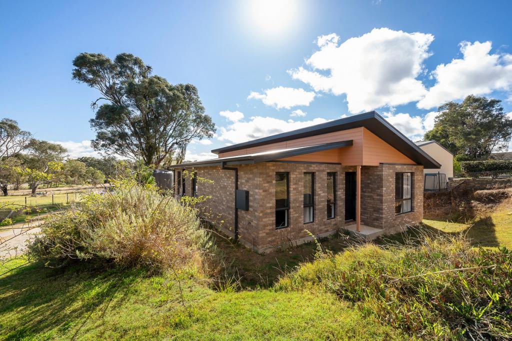 48 Queen St, Binalong, NSW 2584