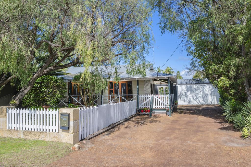 32 Reynolds St, West Busselton, WA 6280