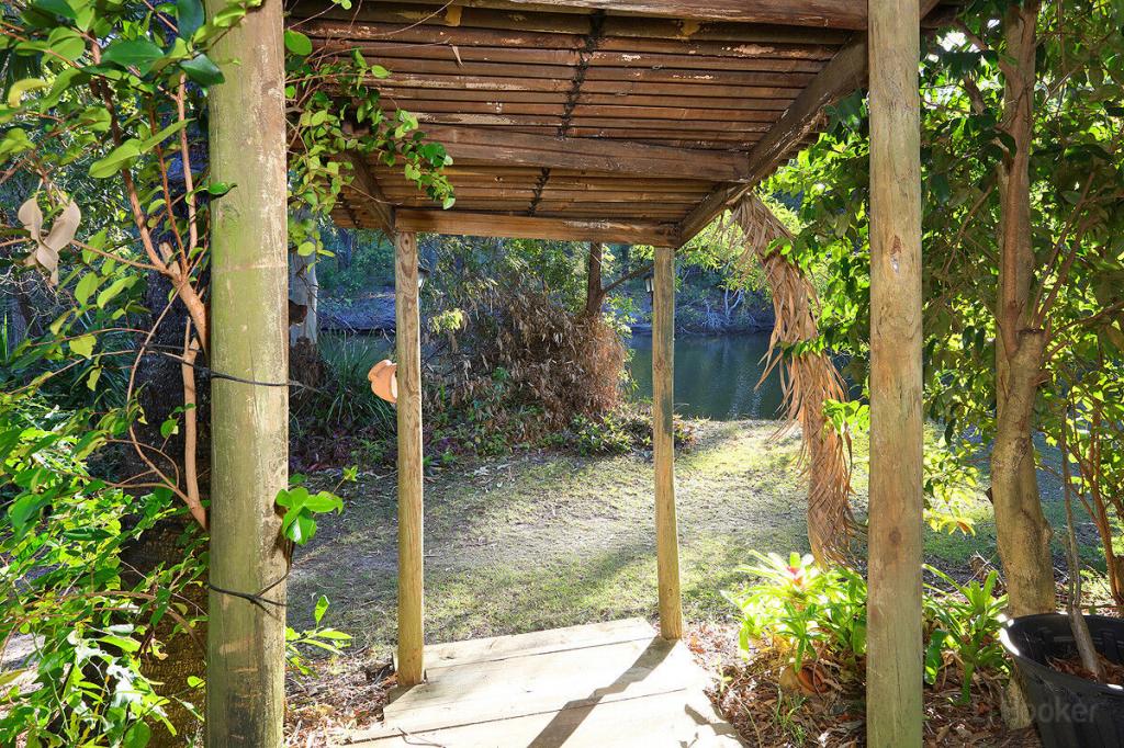 1/72 KANGAROO AVE, COOMBABAH, QLD 4216