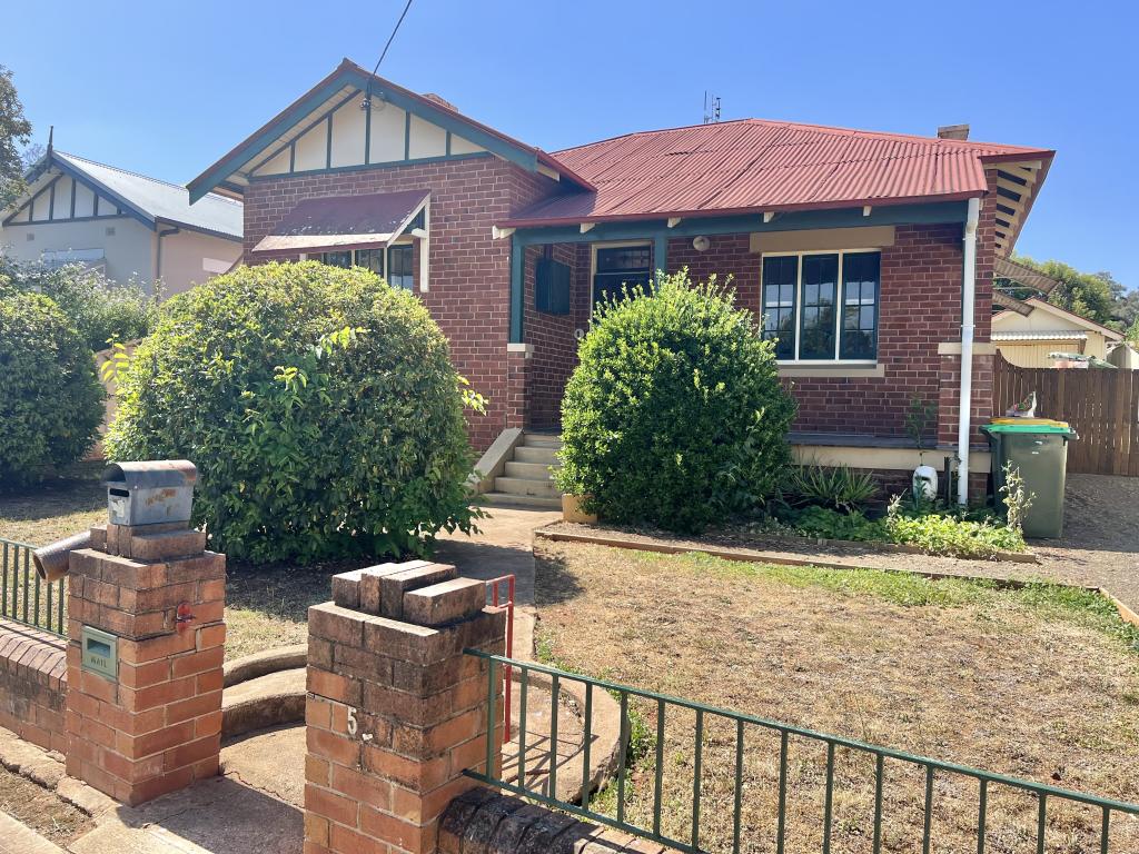 52 Orange St, Parkes, NSW 2870