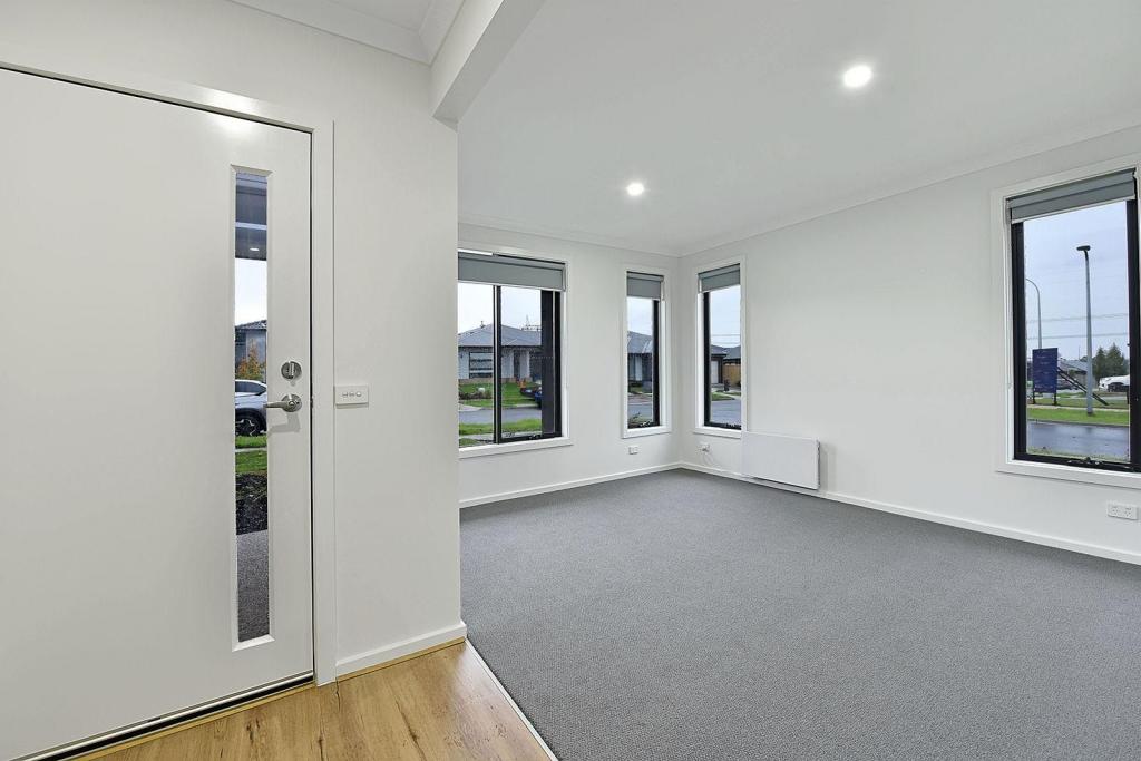 15 Palmatum St, Sunbury, VIC 3429