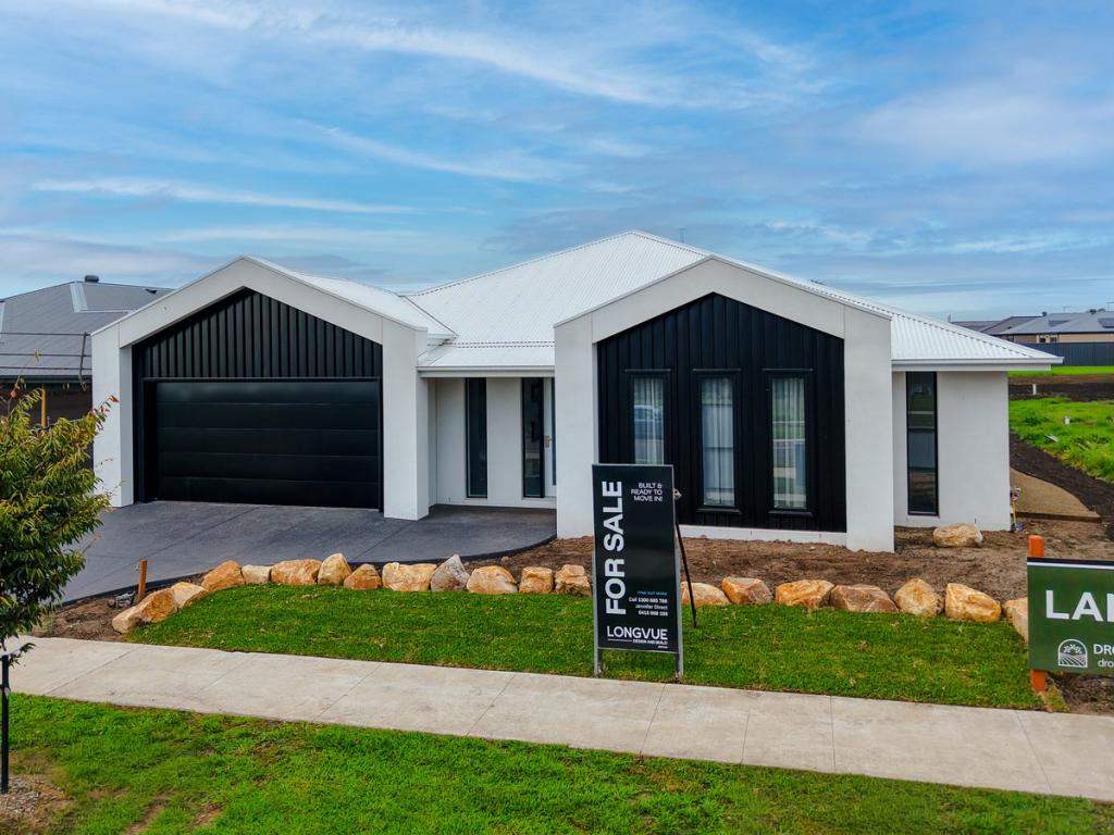 27 Corsair Bvd, Drouin, VIC 3818