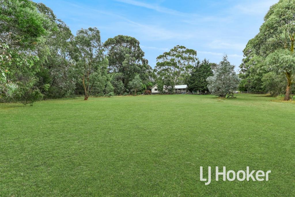 6 Bareena Lane, Maryknoll, VIC 3812