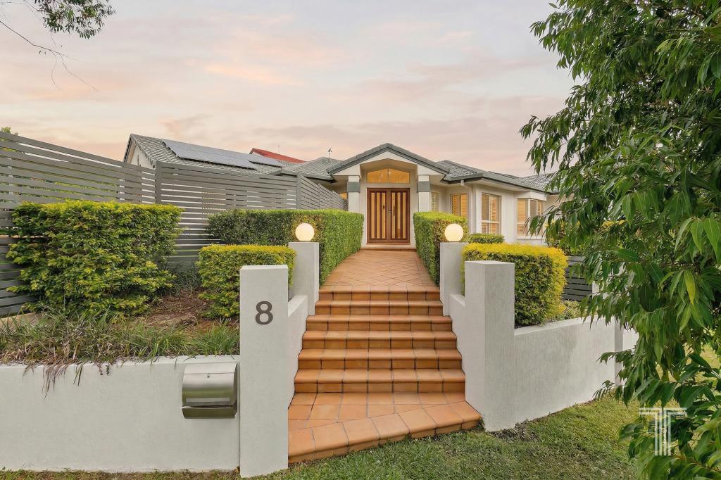 8 Barnstos Pl, Carindale, QLD 4152