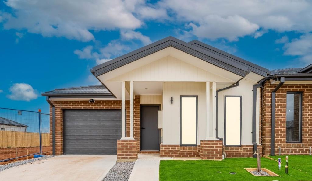 24 Stonneyburn Rd, Thornhill Park, VIC 3335