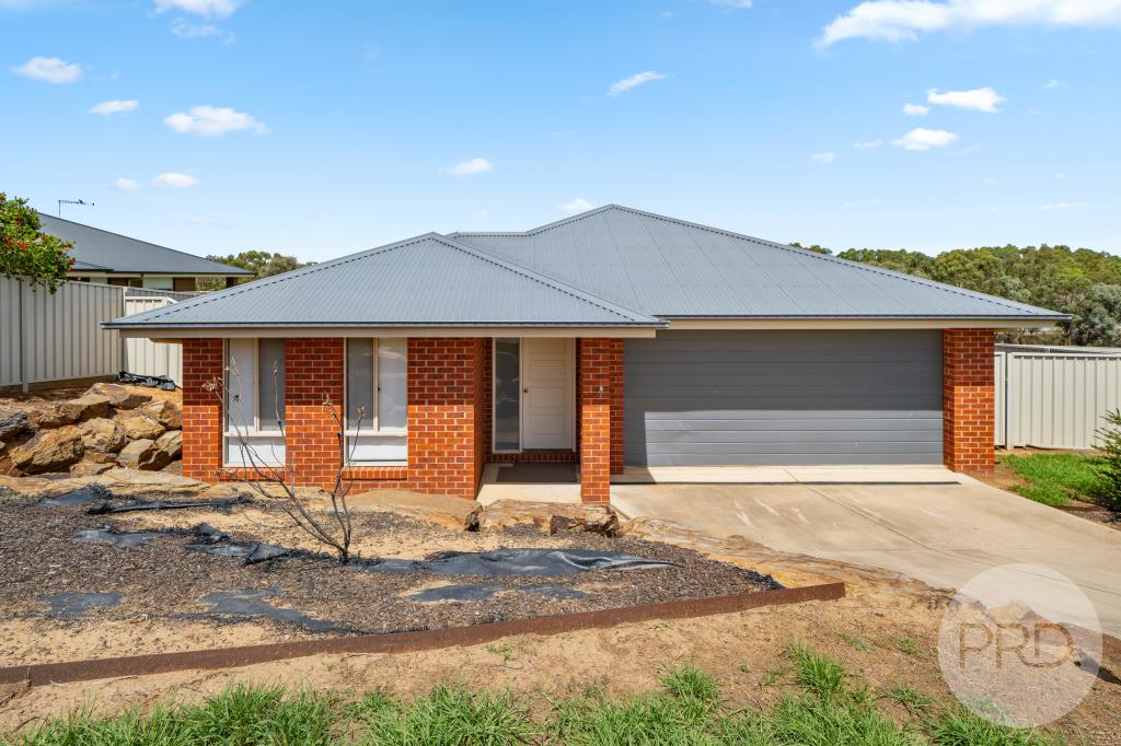 11 Sunvale Cres, Estella, NSW 2650