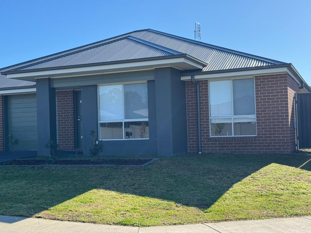 1/2 Melaleuca Way, Cessnock, NSW 2325