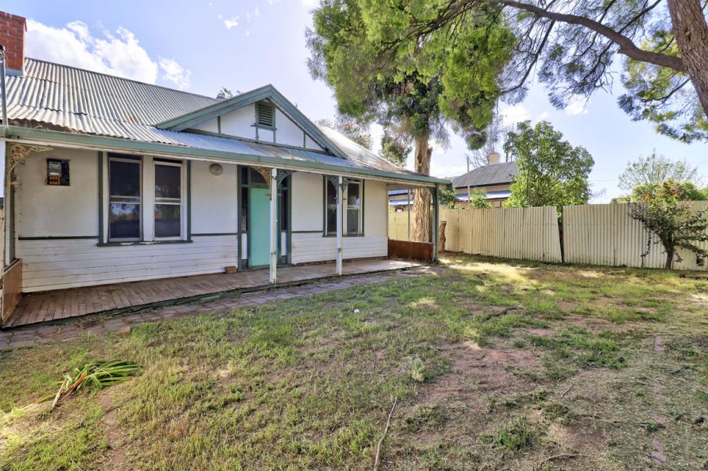 284 Harfleur St, Deniliquin, NSW 2710