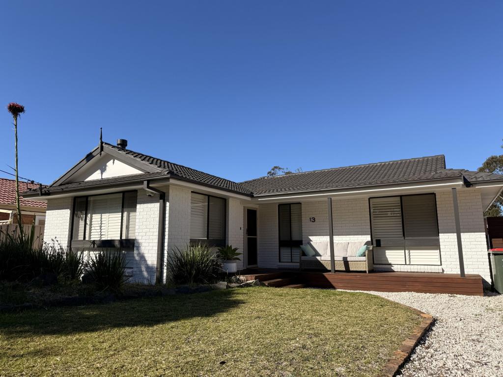 13 Queen Mary St, Callala Beach, NSW 2540