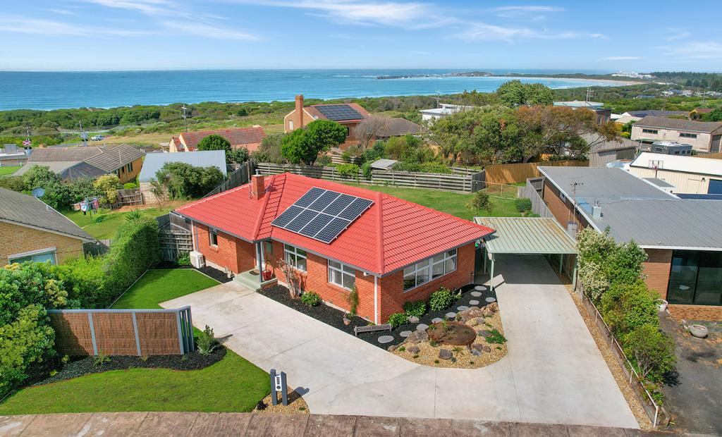 61 OCEAN GR, WARRNAMBOOL, VIC 3280