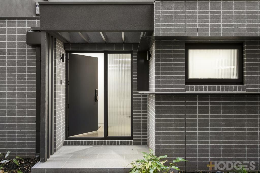 2/11 TURNER RD, HIGHETT, VIC 3190