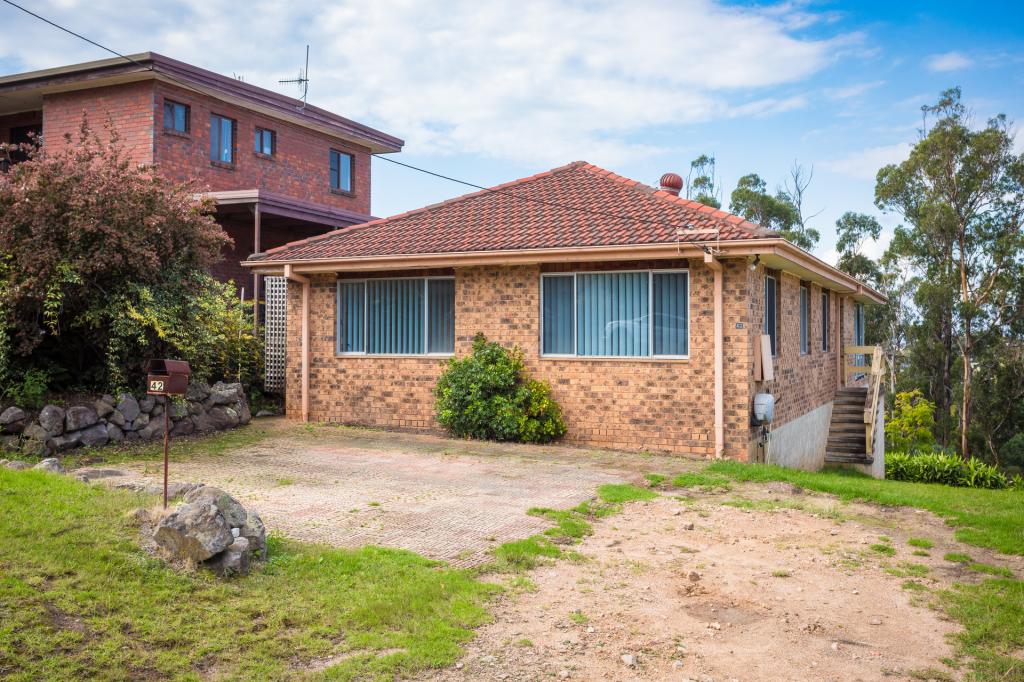 42 Sapphire Cres, Merimbula, NSW 2548