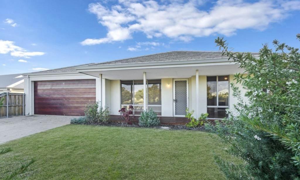 19 HARFORD GR, YANCHEP, WA 6035