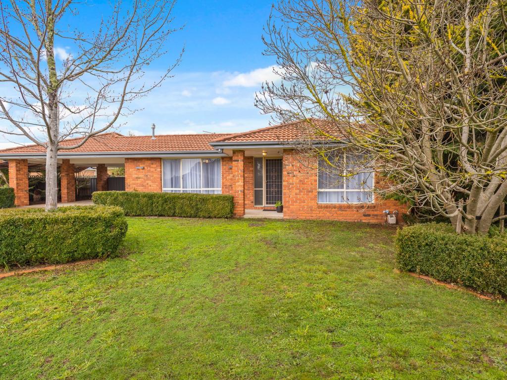 11 Castles Cres, Kyneton, VIC 3444