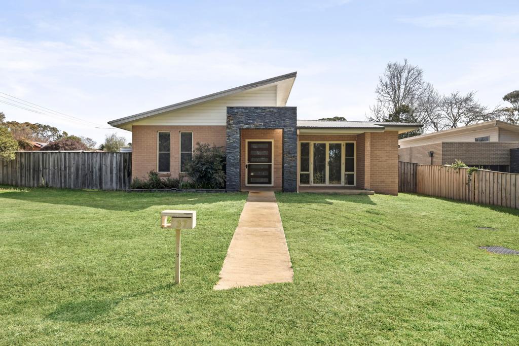 37 West Pde, Hill Top, NSW 2575