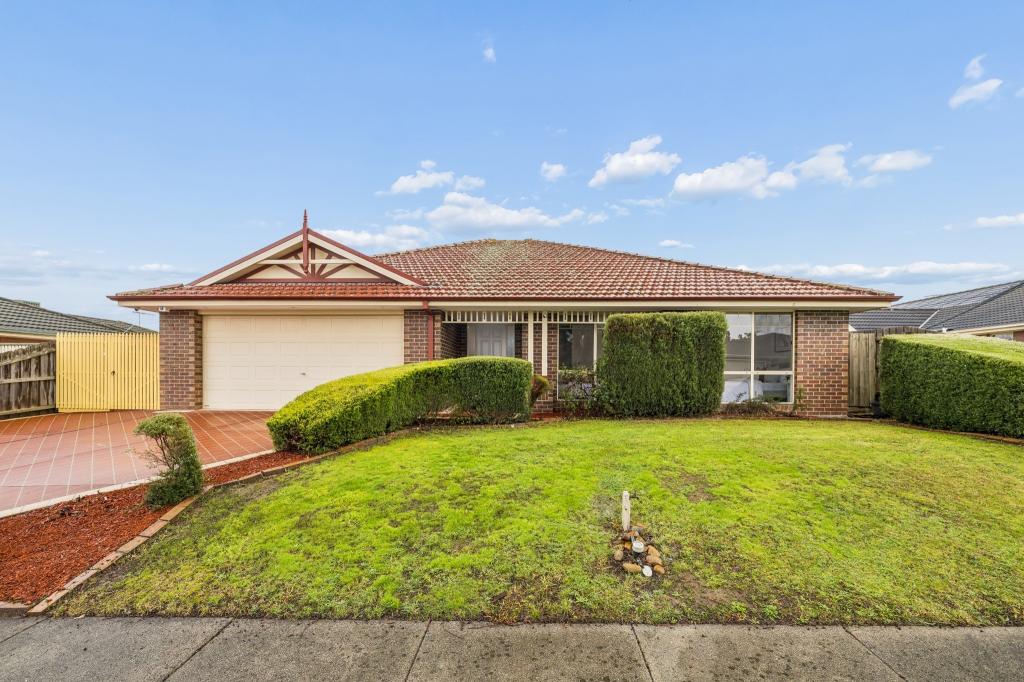 19 CHARLES CONDER PL, BERWICK, VIC 3806