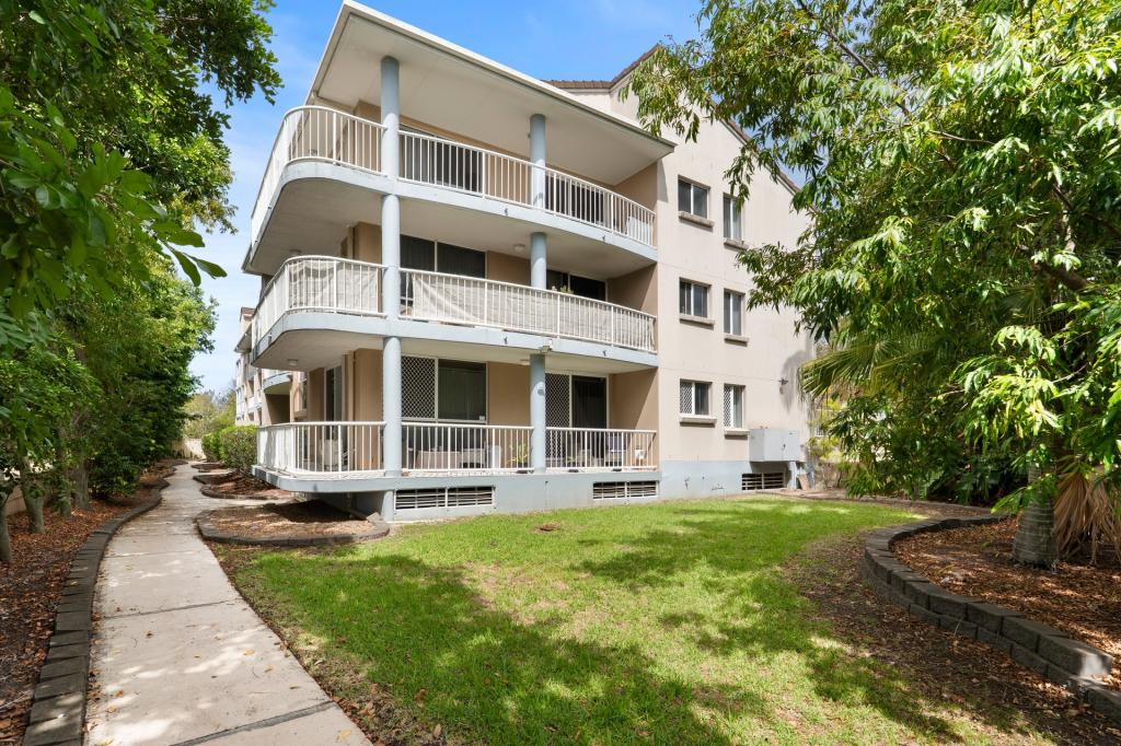 8/111 Frank St, Labrador, QLD 4215