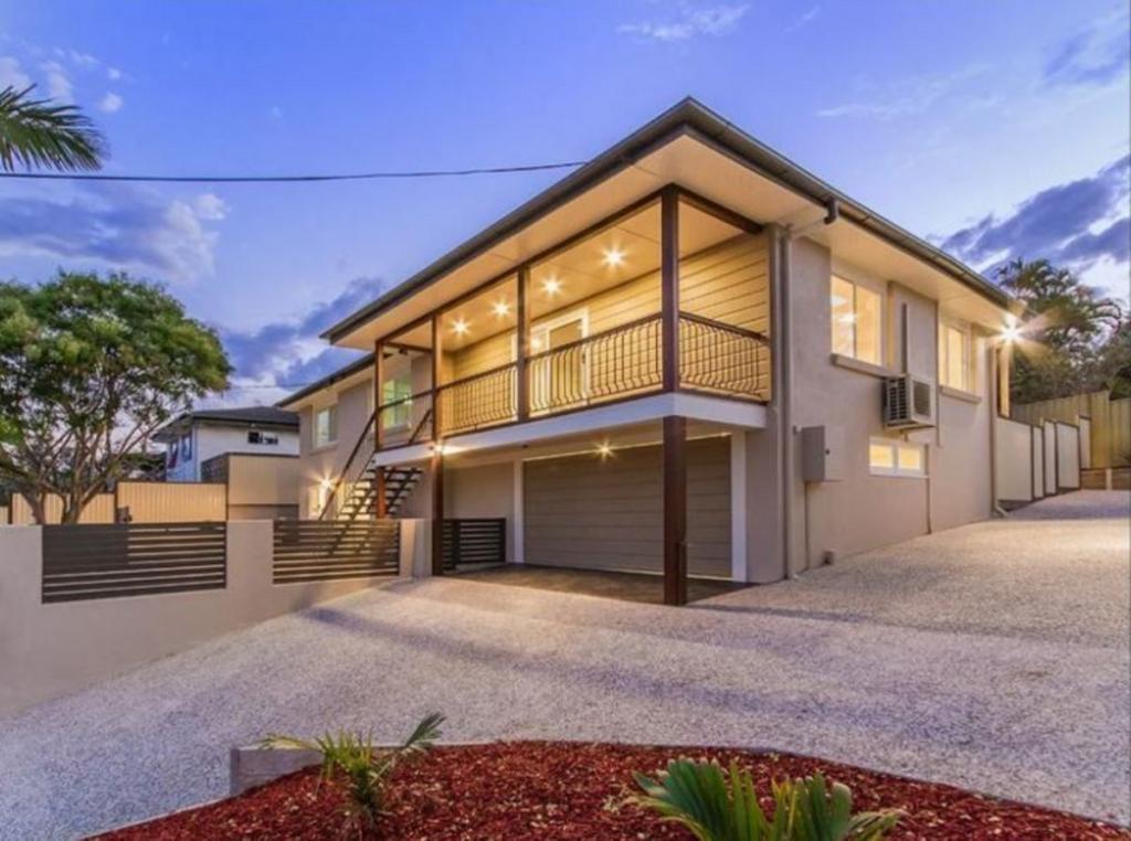 16 Tasman St, Stafford Heights, QLD 4053