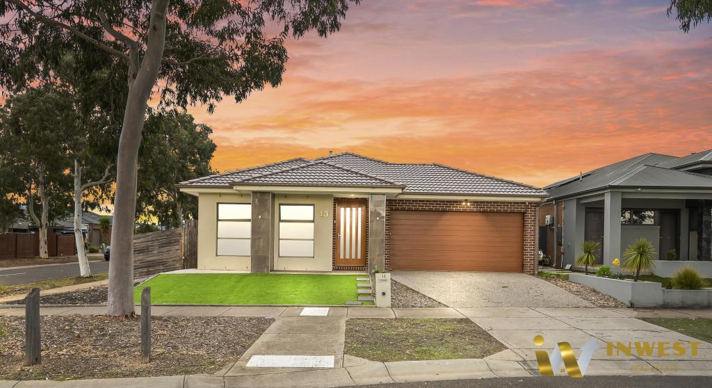 13 CASTLETOWN BVD, WEIR VIEWS, VIC 3338