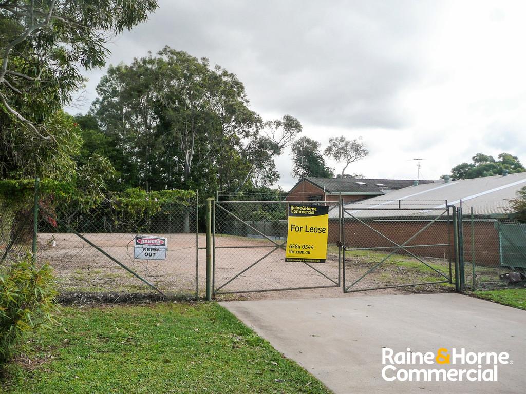 Tenancy 3/Fenced Yard - 15 Merrigal Rd, Port Macquarie, NSW 2444