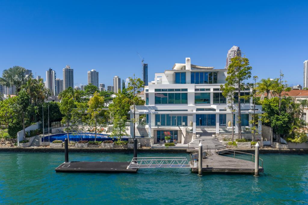 141-143 Commodore Dr, Surfers Paradise, QLD 4217