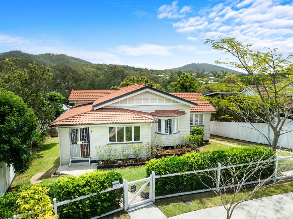 16 Cecil Rd, Bardon, QLD 4065