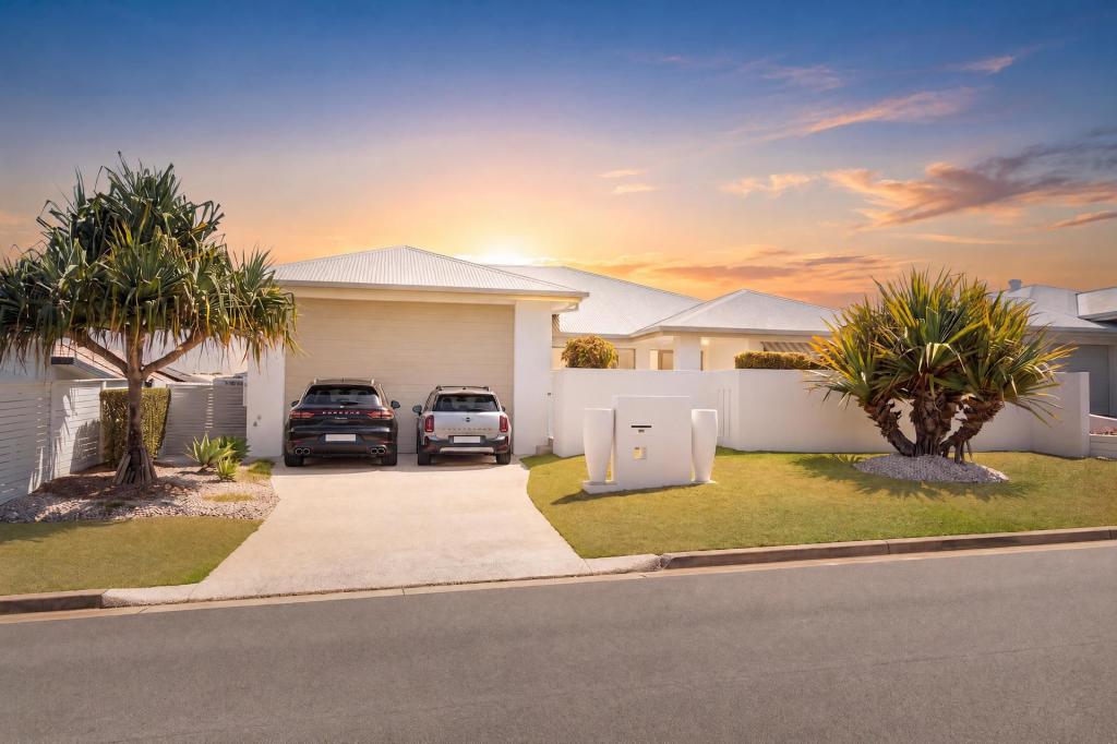 32 Lobelia Cres, Casuarina, NSW 2487