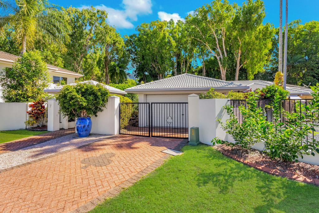 7 Whitehaven Ct, Clifton Beach, QLD 4879