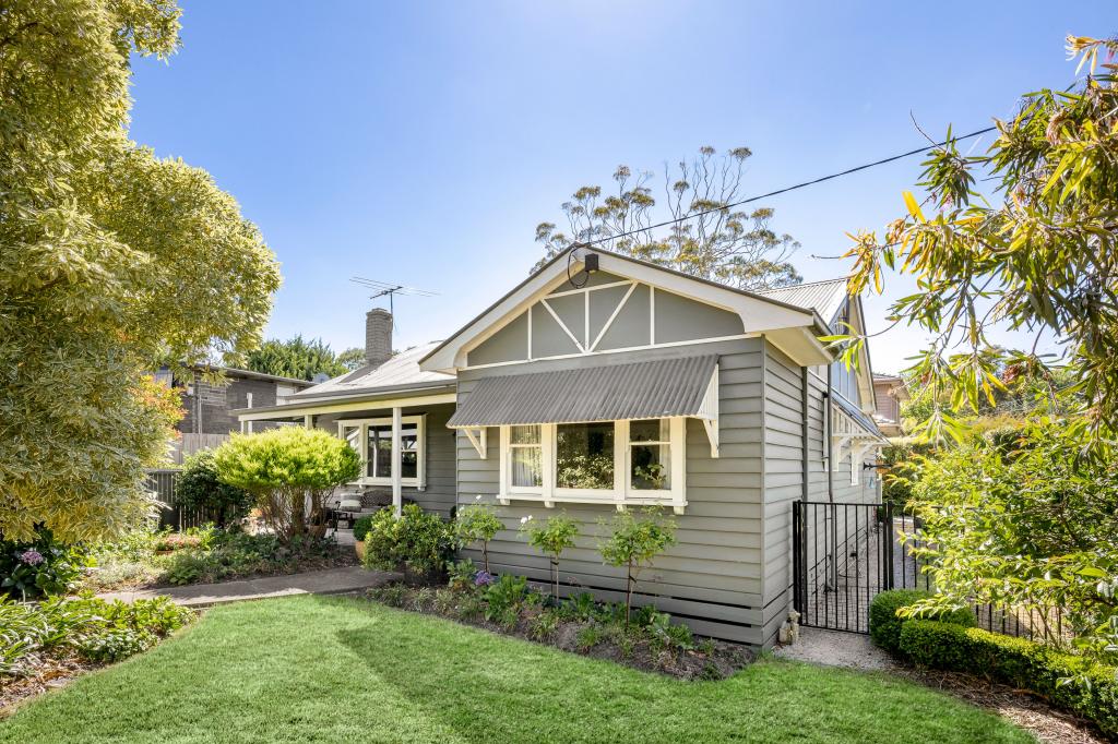 6 Hillcrest Rd, Frankston, VIC 3199