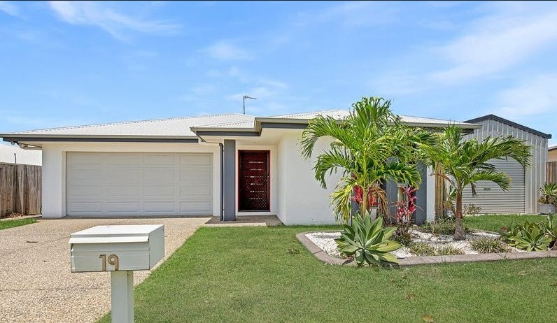 19 Phoenix Cres, Rural View, QLD 4740