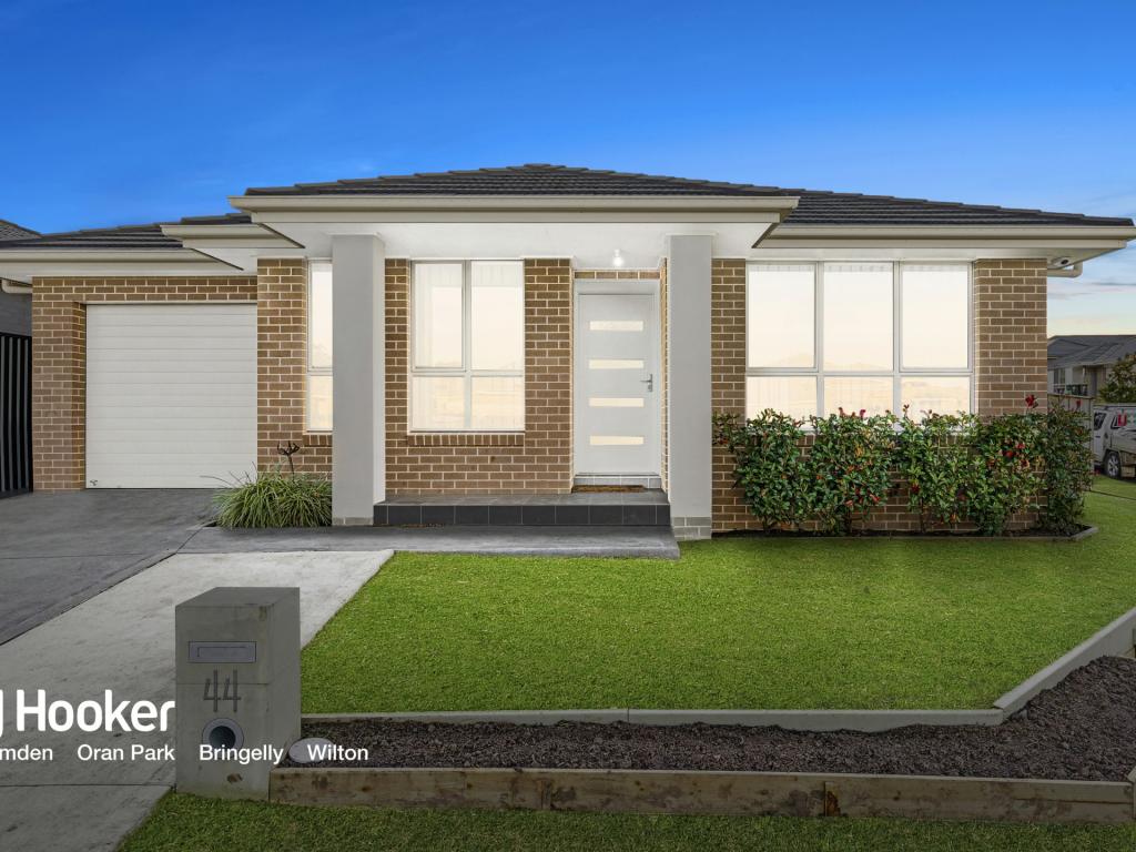 44 Stratton Rd, Oran Park, NSW 2570