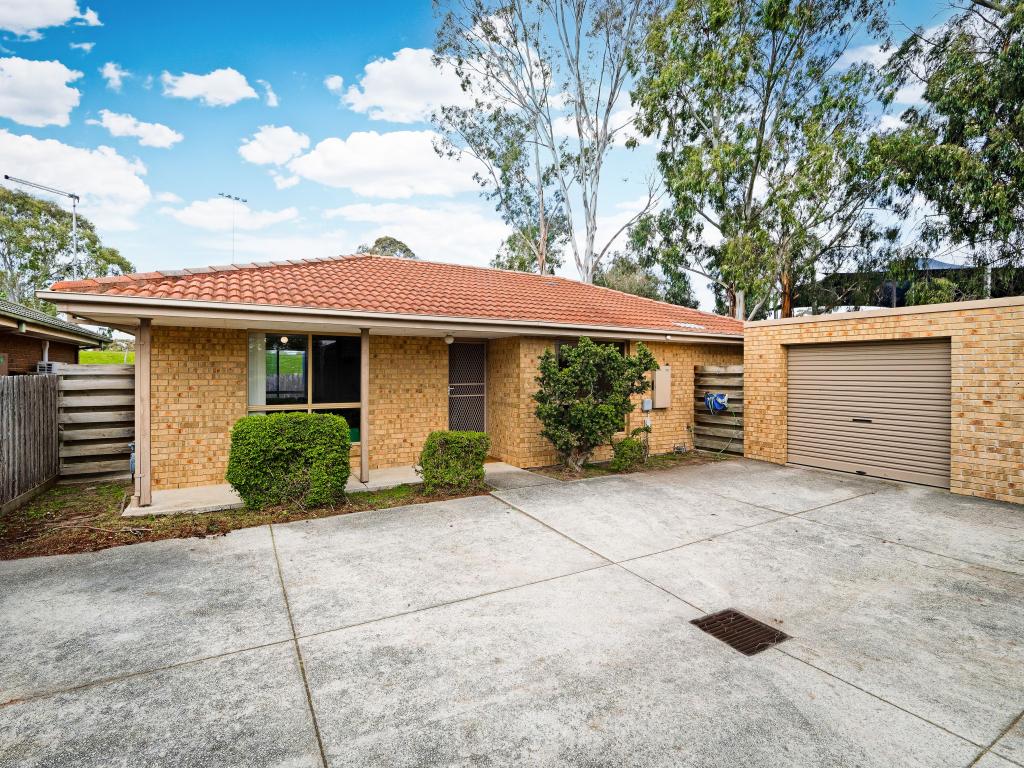 2/104 Duff St, Cranbourne, VIC 3977