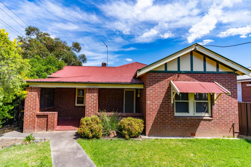 27 Bartlett Ave, Cowra, NSW 2794