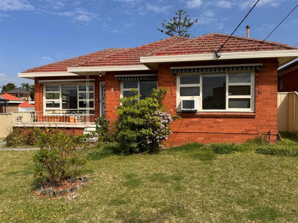 25 Peter Cres, Greenacre, NSW 2190