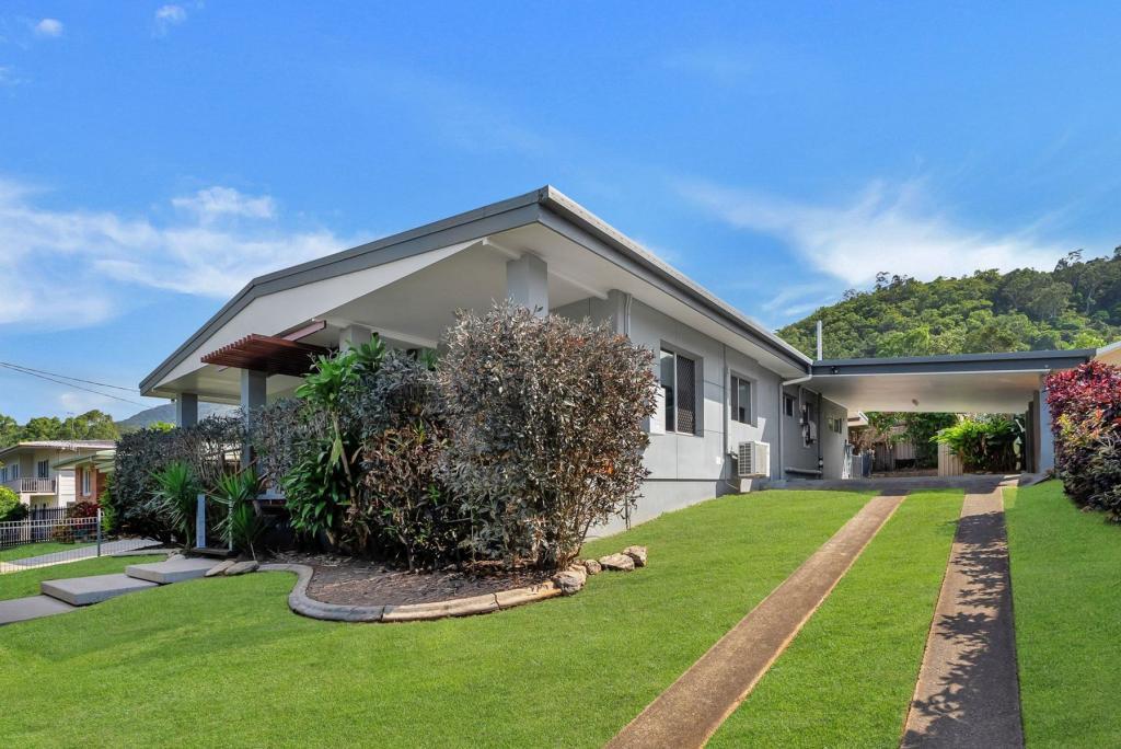 11 Ponticello St, Whitfield, QLD 4870