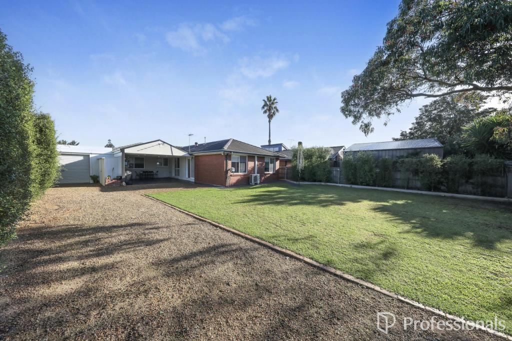 24 Trethowan Ave, Melton West, VIC 3337