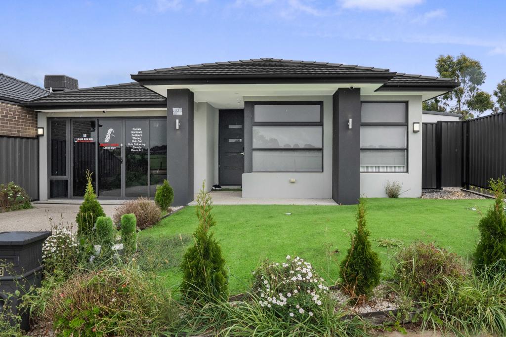 33 Juscelina Dr, Craigieburn, VIC 3064