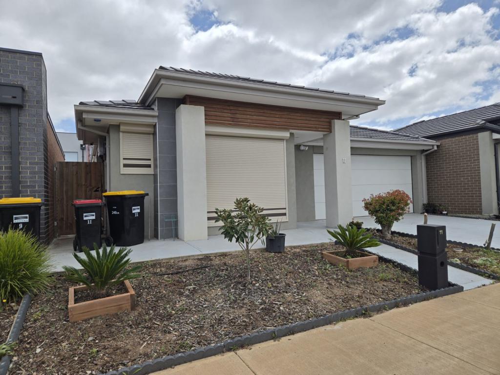 11 GRECO ST, DEANSIDE, VIC 3336