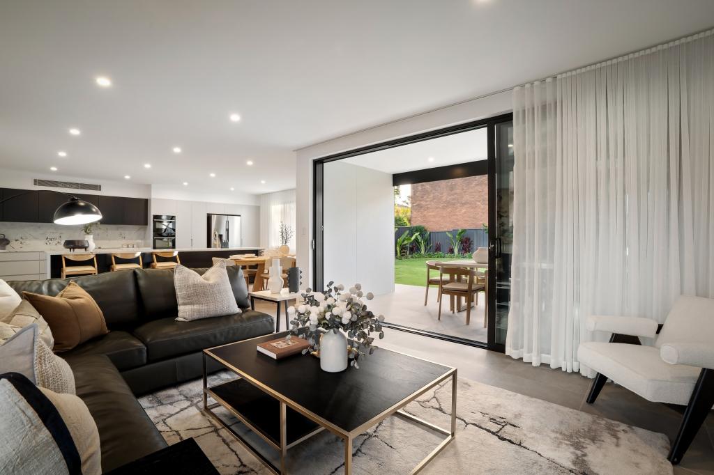 24 Lobb Cres, Beverley Park, NSW 2217