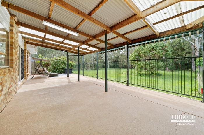 2 Alex Ct, Redland Bay, QLD 4165