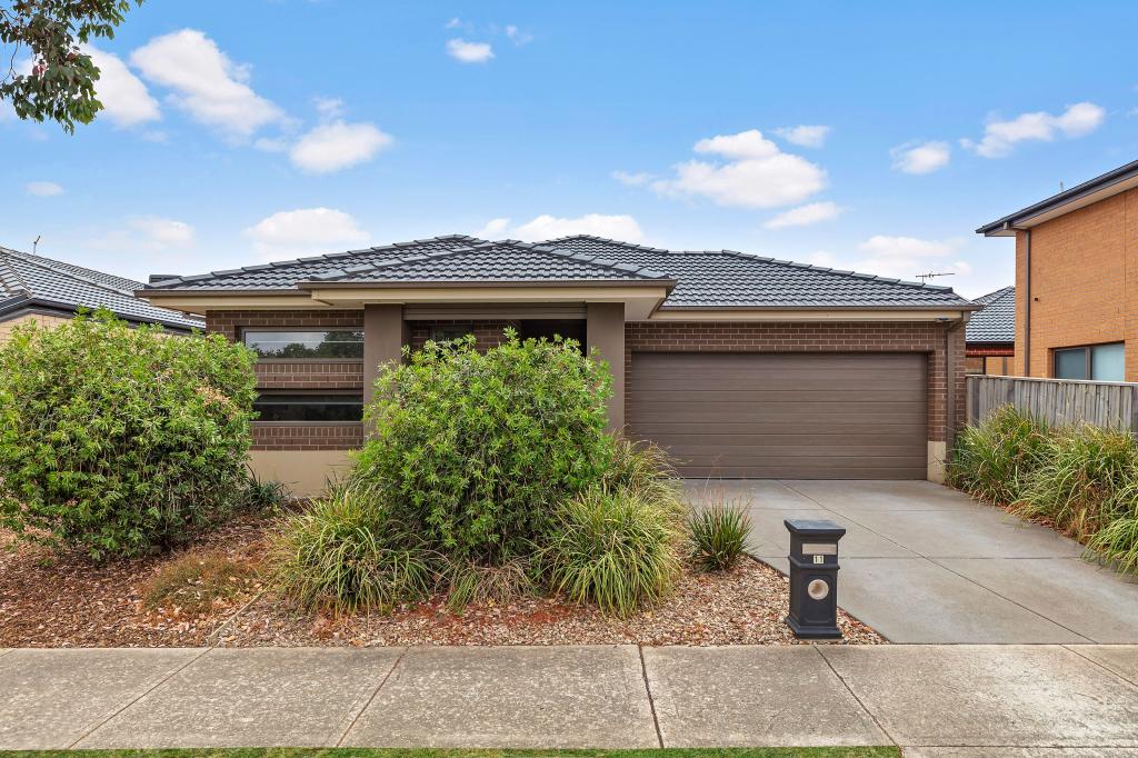 11 FADARO ST, KALKALLO, VIC 3064