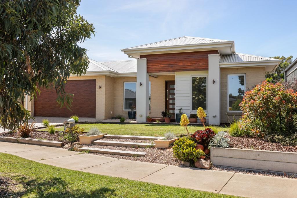 12 Seacrest Dr, Cowes, VIC 3922