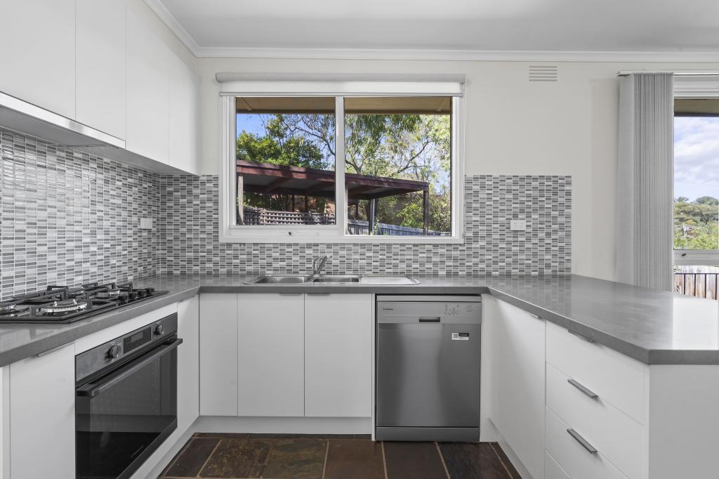 8 Renshaw Dr, Eltham, VIC 3095